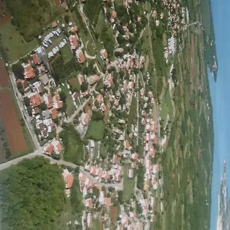 Nona Tar-Vabriga