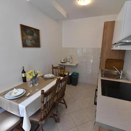 Nona Apartment *